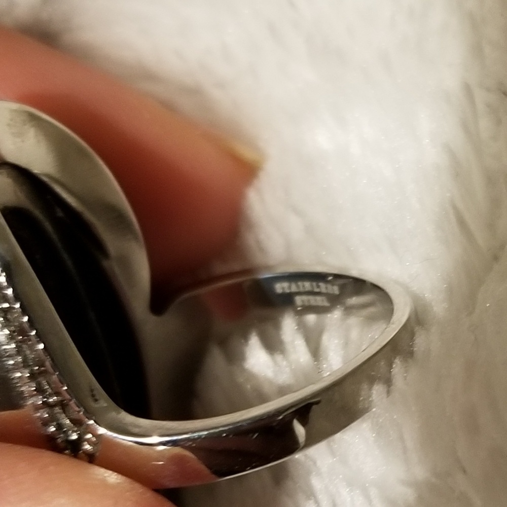 Ring - Picture 4 of 4